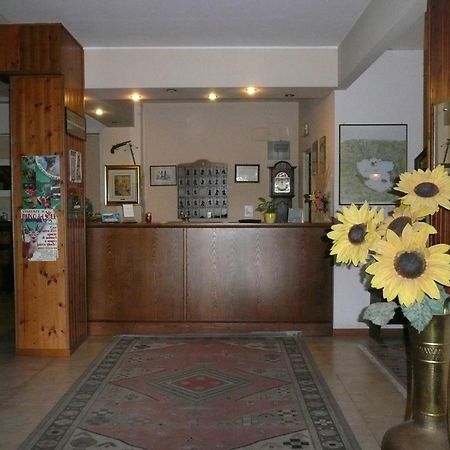 Hotel Darsena Passignano sul Trasimeno Eksteriør billede