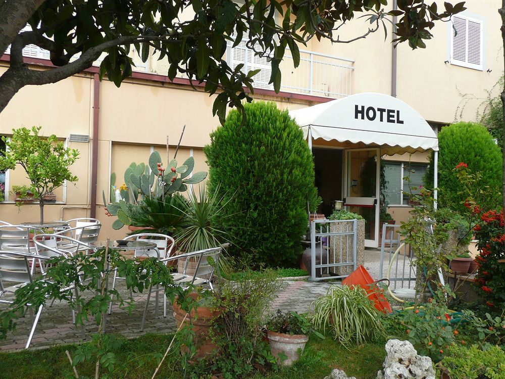 Hotel Darsena Passignano sul Trasimeno Eksteriør billede