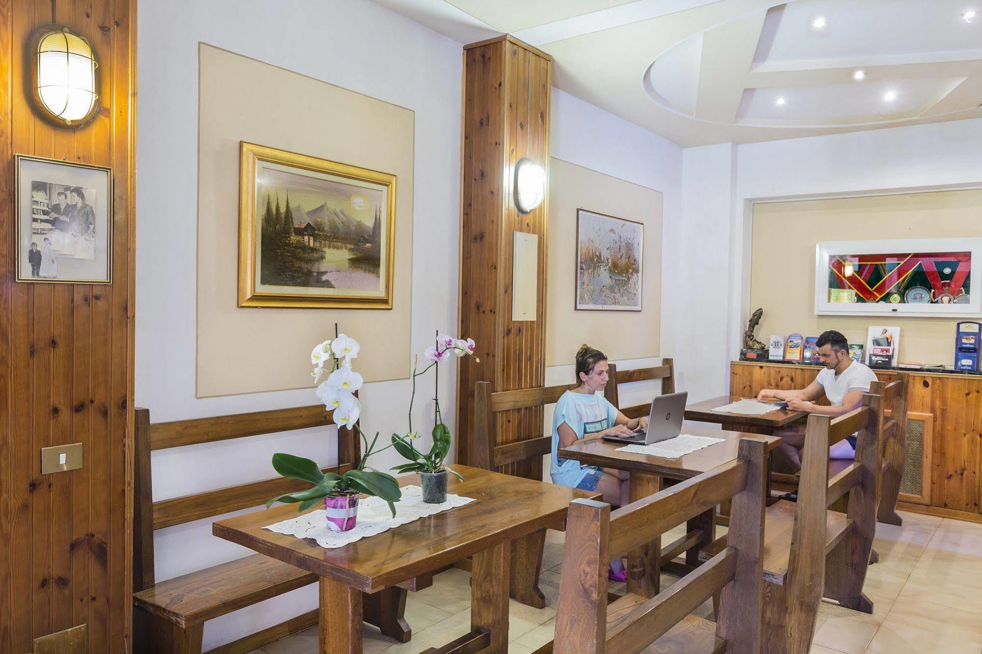 Hotel Darsena Passignano sul Trasimeno Eksteriør billede